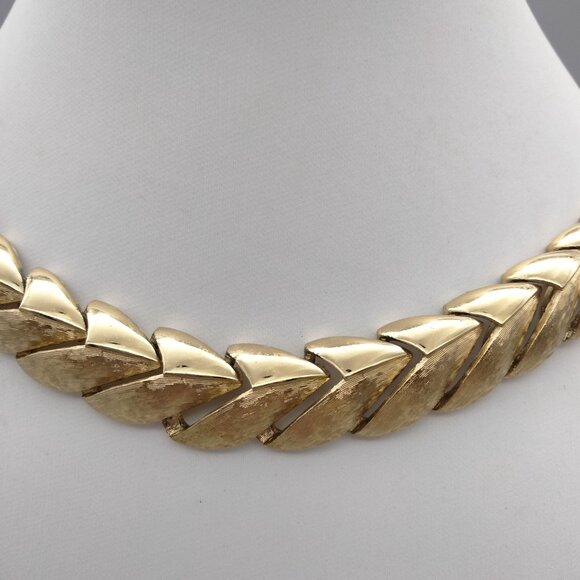 Monet Gold Tone Laurel Leaf Shiny & Brushed Vintage Estate w/ Extender RARE WOW! - Picture 2 of 9